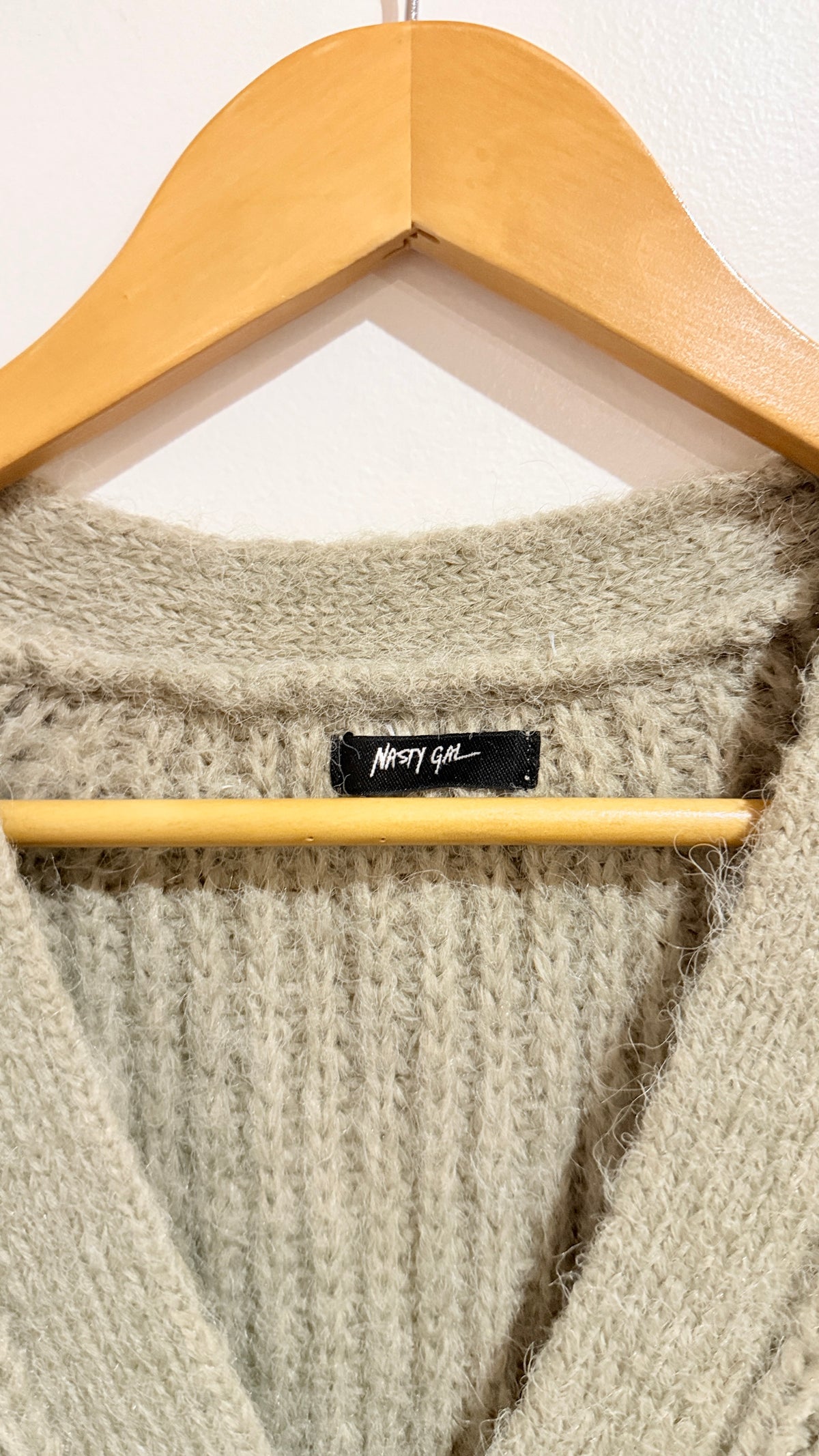 Nasty Gal Oversize Chunky Knit V-Neck Cardigan - 63cm u/arm