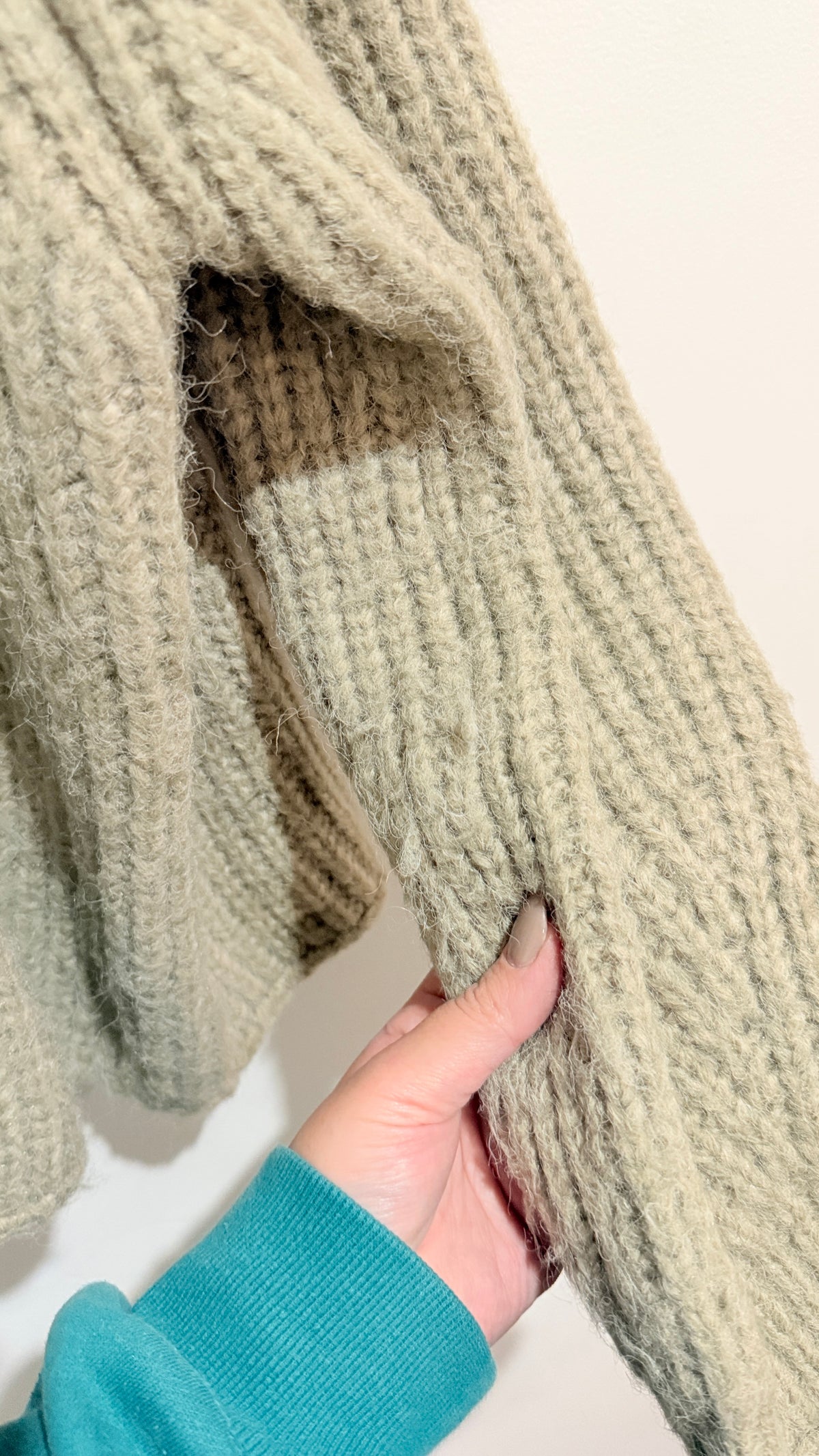 Nasty Gal Oversize Chunky Knit V-Neck Cardigan - 63cm u/arm