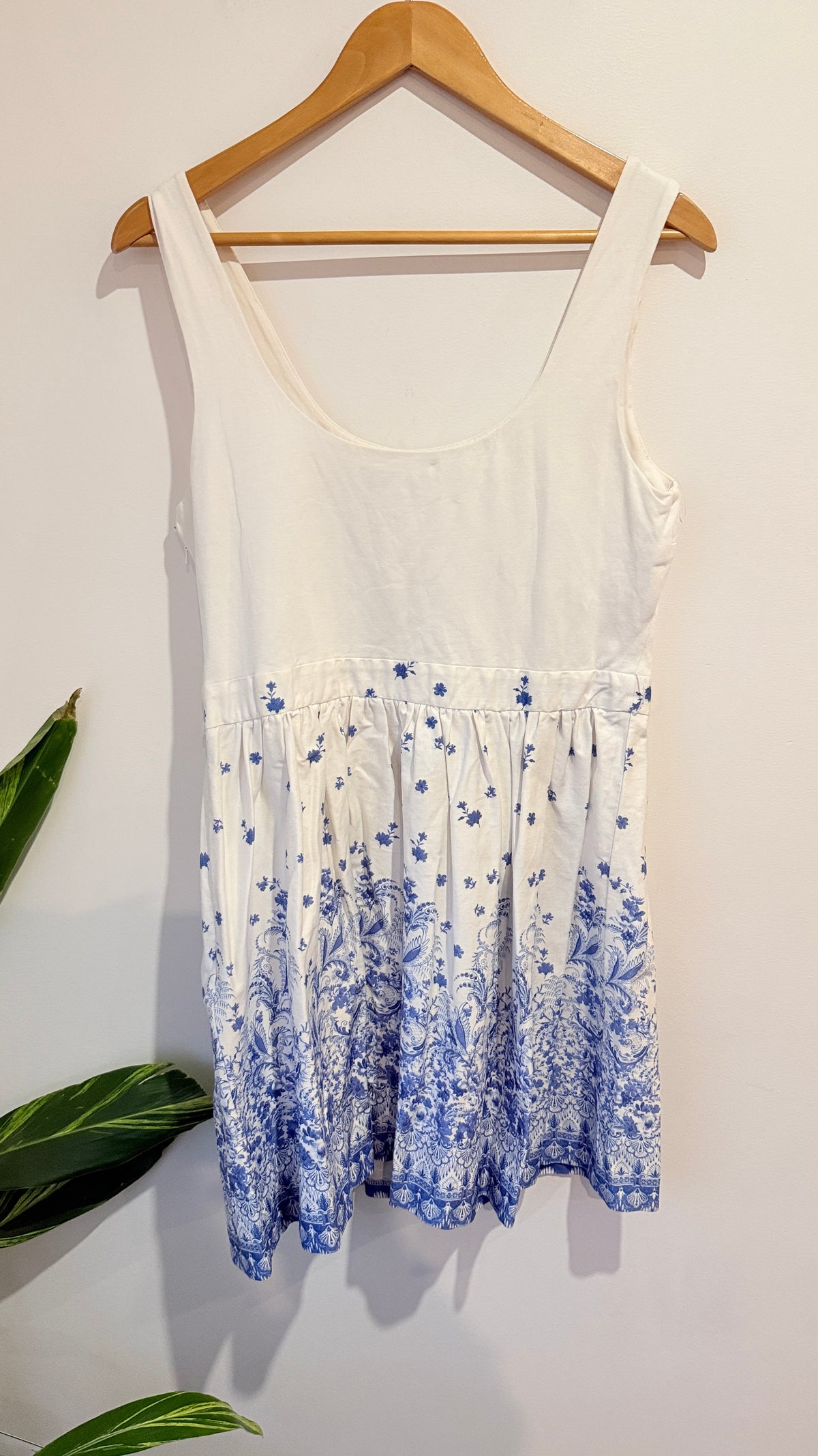 Forever New White Blue Floral Sleeveless Dress Size 14
