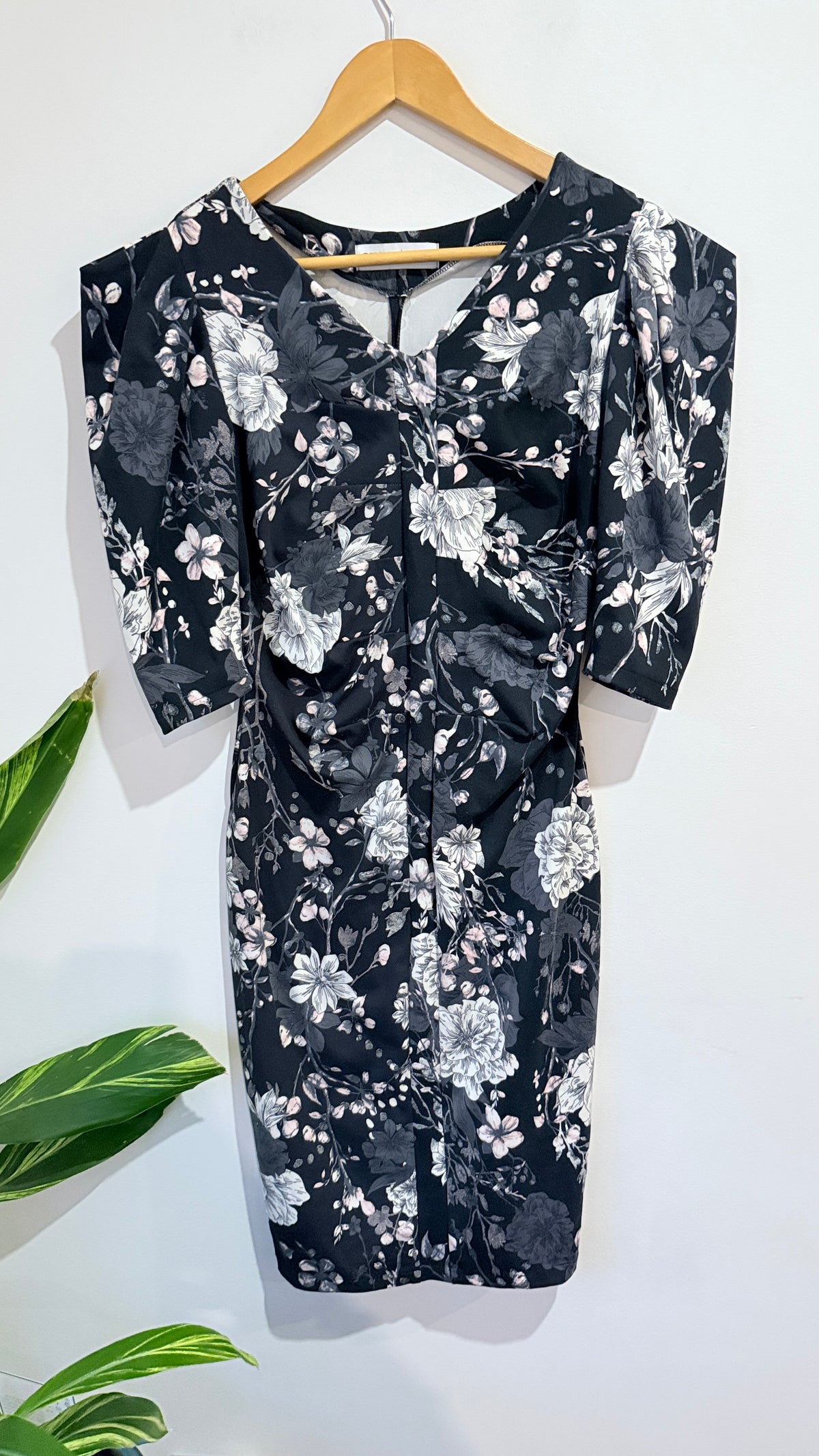Aura Floral Box Shoulder Dress Size UK 12