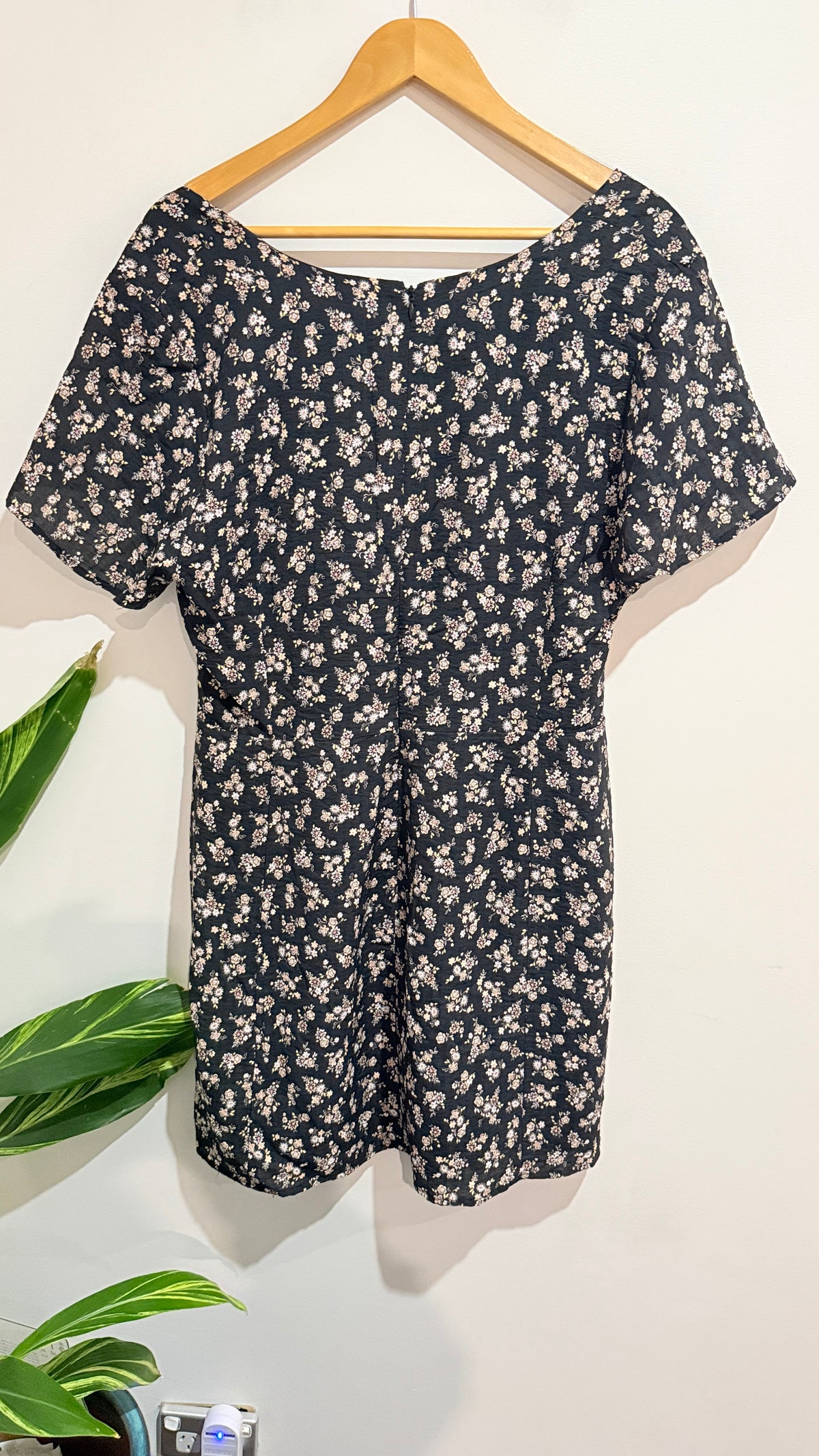 All About Eve Black Floral Short Sleeve Dress Size 18