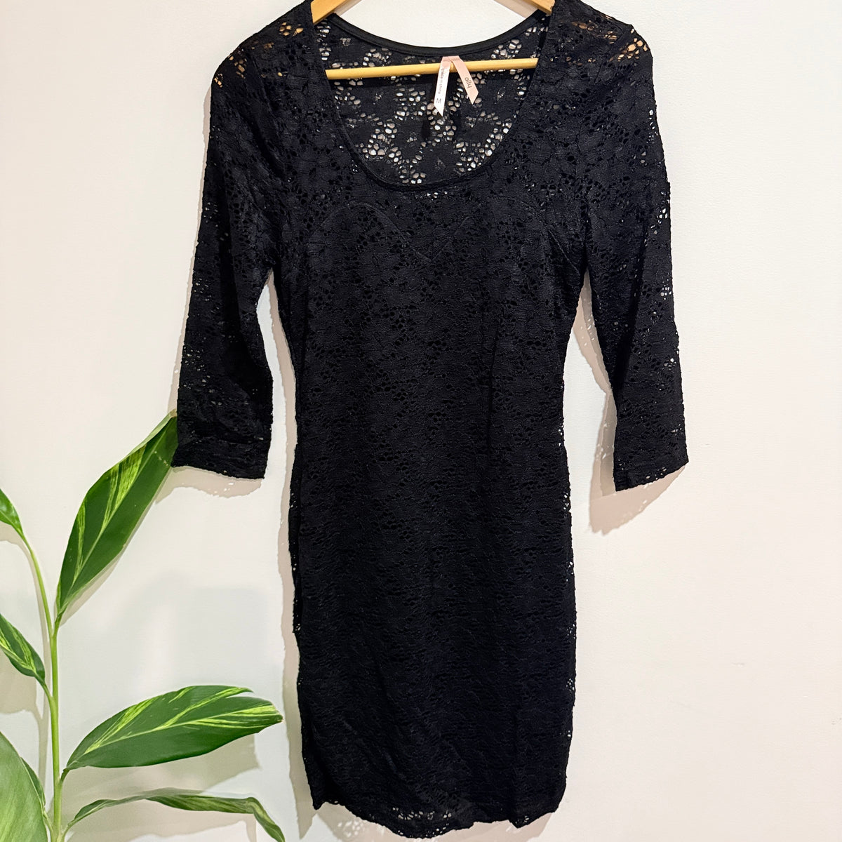 Ally Size M Black Lace Long Sleeve Bodycon Dress