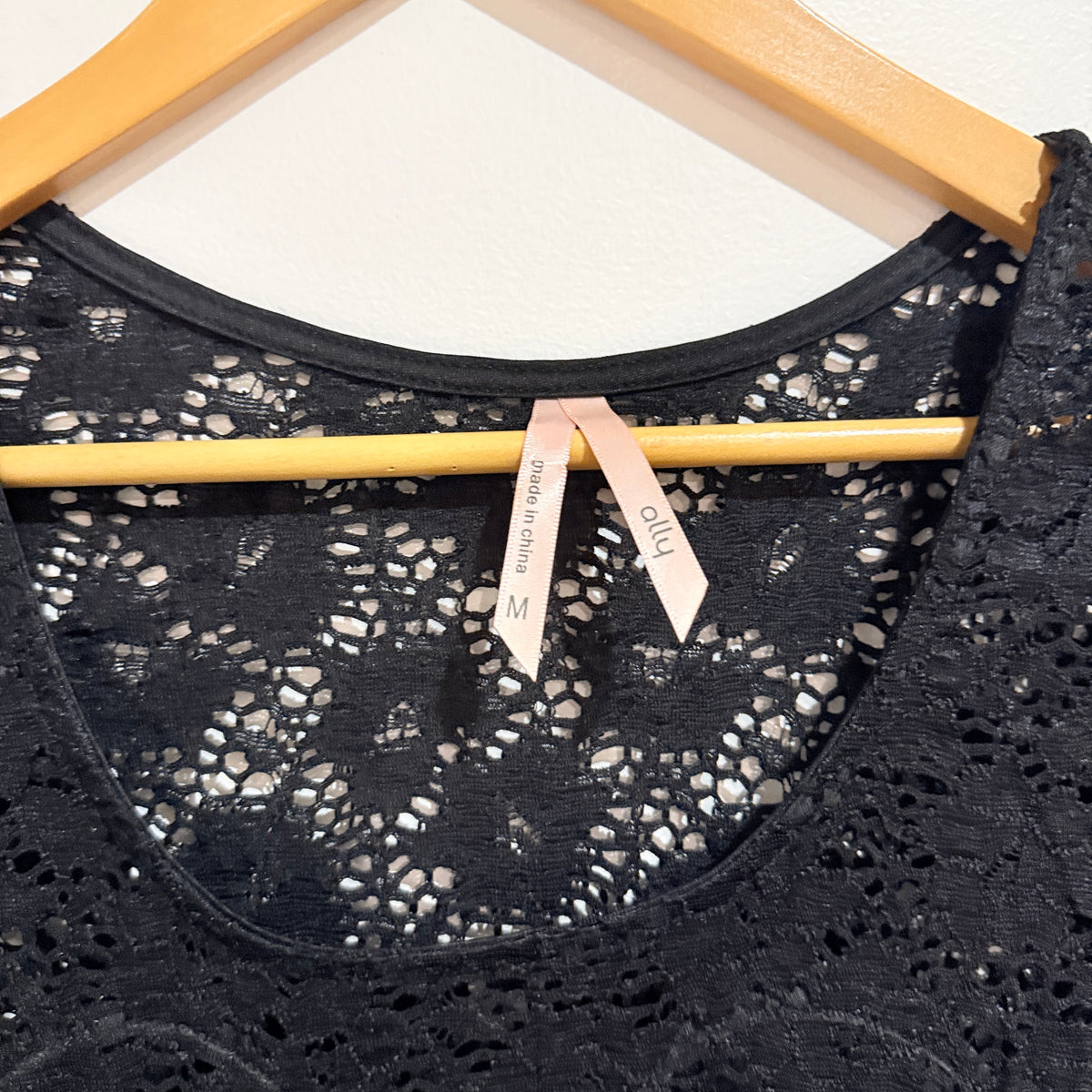Ally Size M Black Lace Long Sleeve Bodycon Dress