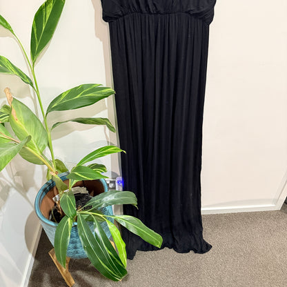 Boohoo Black Sleeveless Maxi Dress Size UK 16