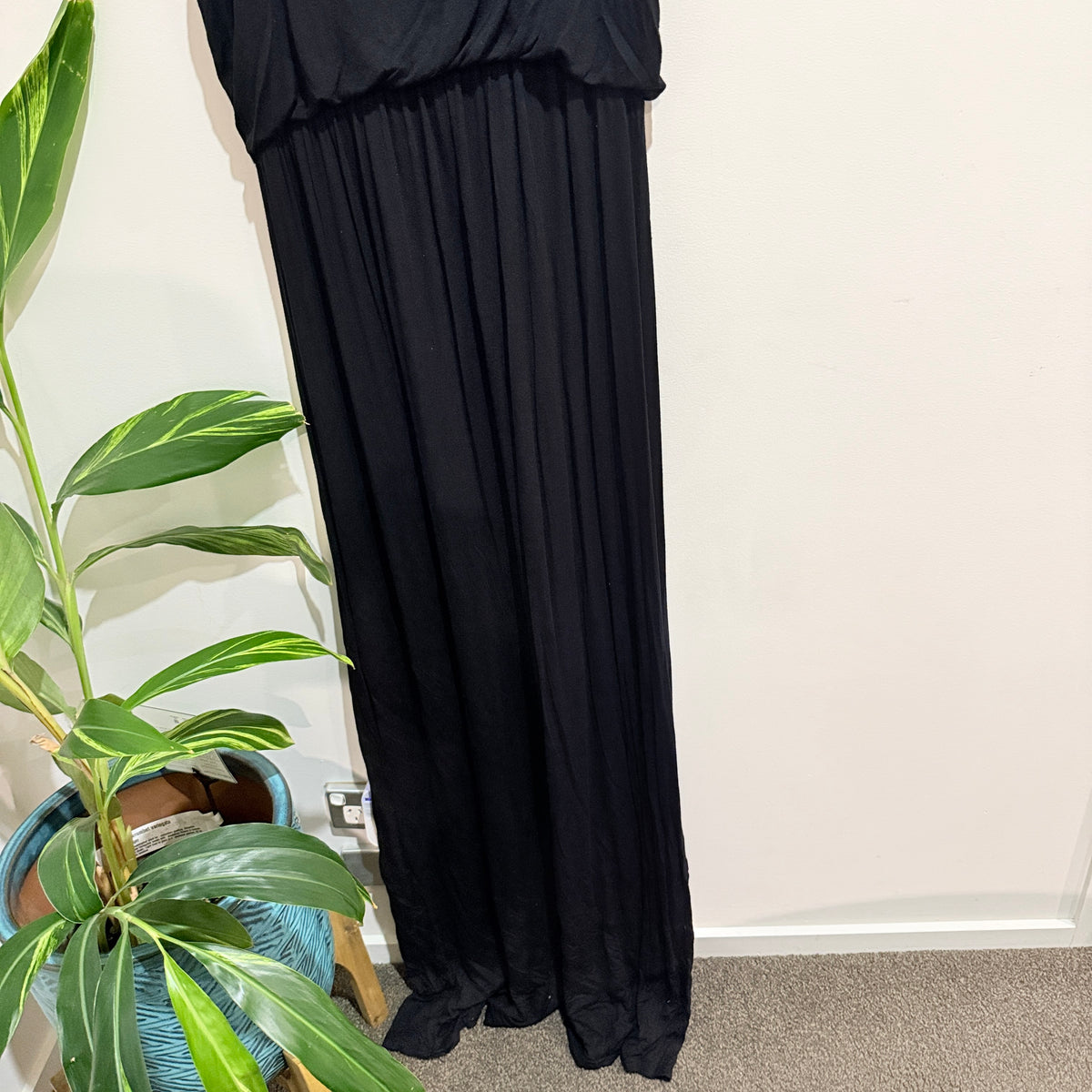 Boohoo Black Sleeveless Maxi Dress Size UK 16