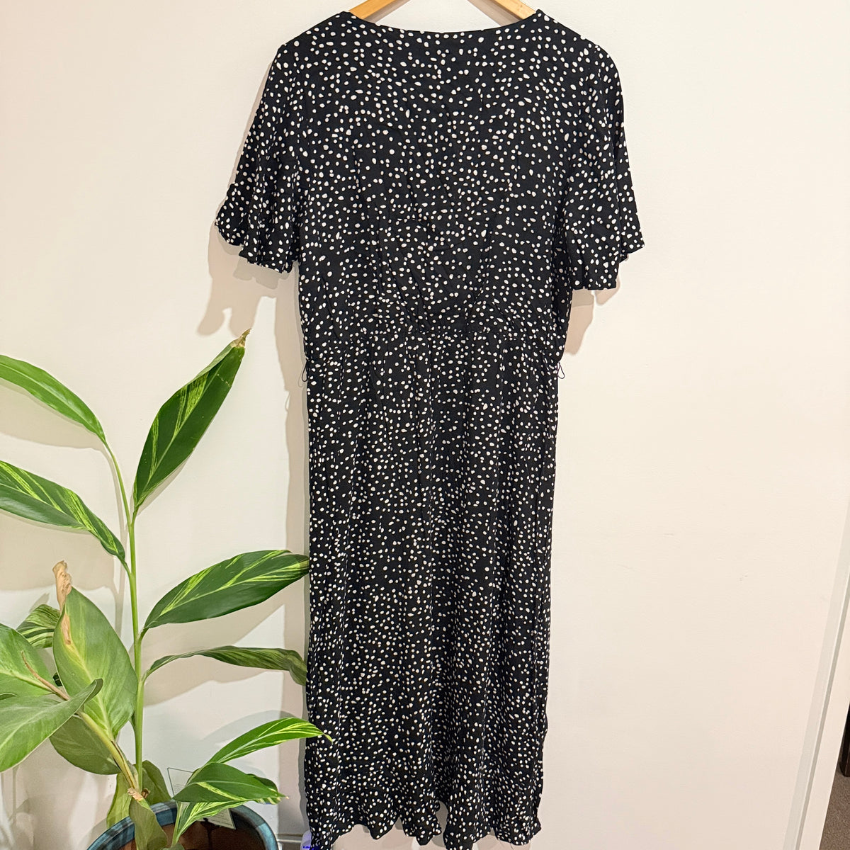 Decjuba Black White Spot Print Wrap Midi Dress Size 14