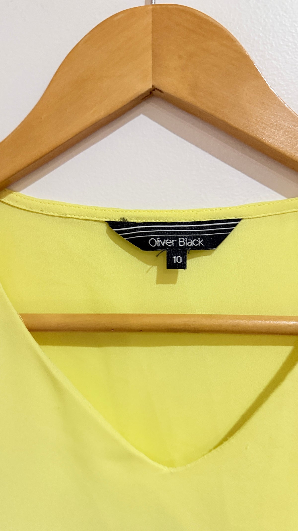 Oliver Black Yellow V-Neck Tie Sleeve Blouse Size 10
