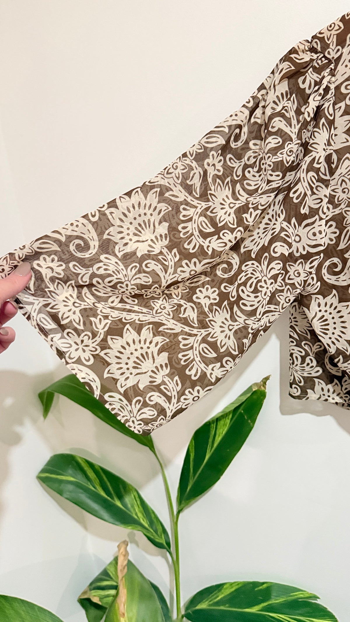 Mirrou Brown Paisley Print Tie Front Blouse Size M/L