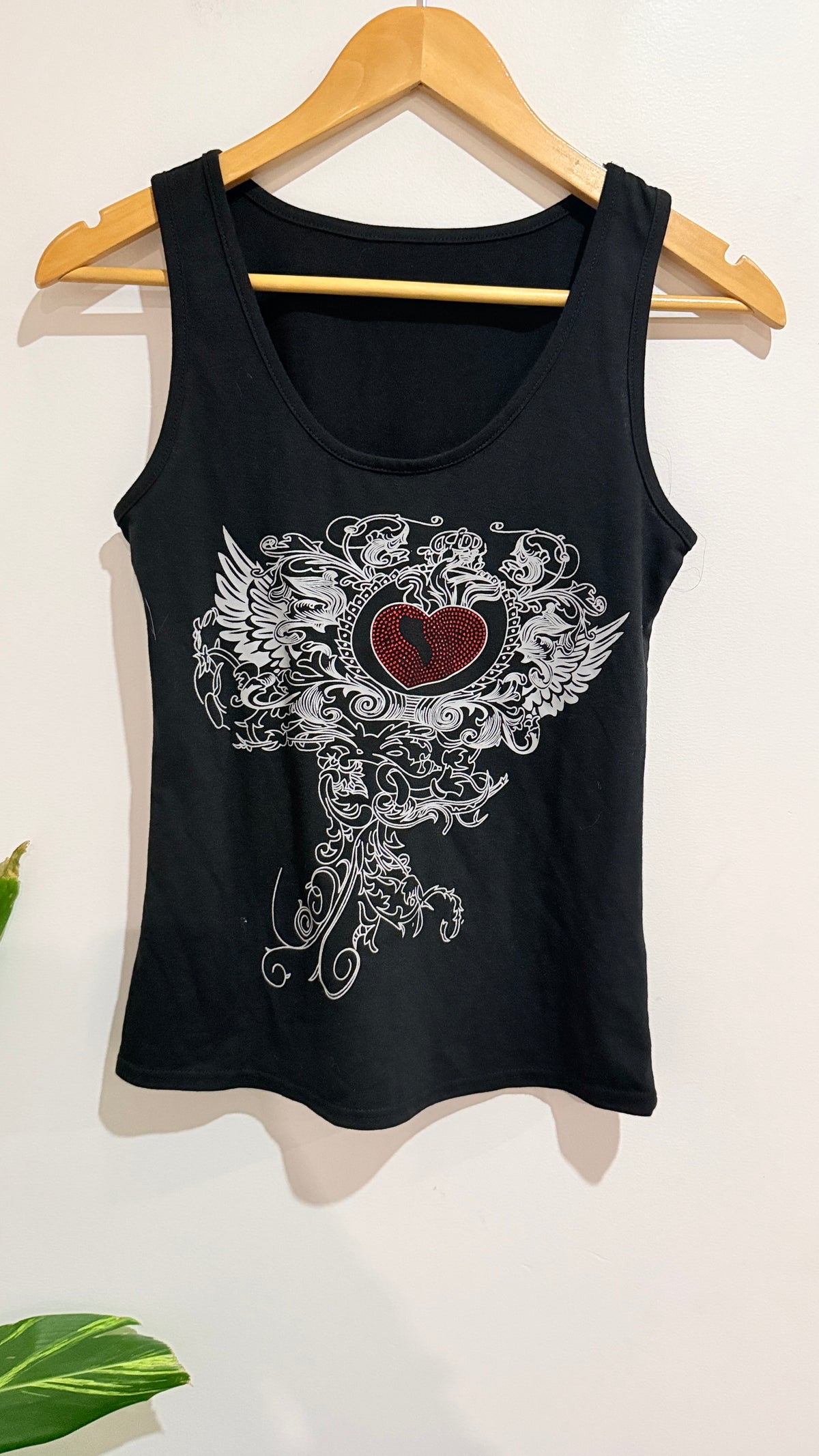 Romwe Black Winged Heart Print Tank Top Size S