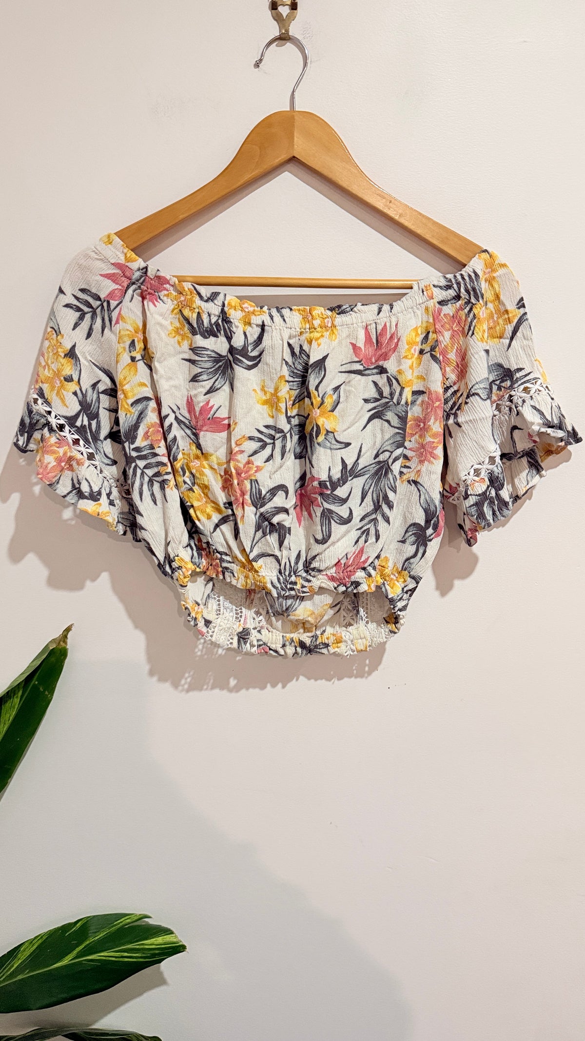 H&M Divided Cream Floral Off Shoulder Crop Top Size 8