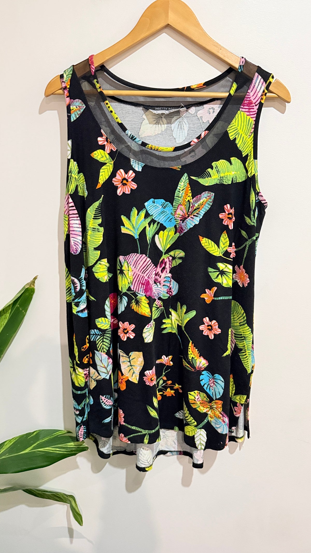 Pretty Basics by Taking Shape Black Tropical Floral Sleeveless Top Size S