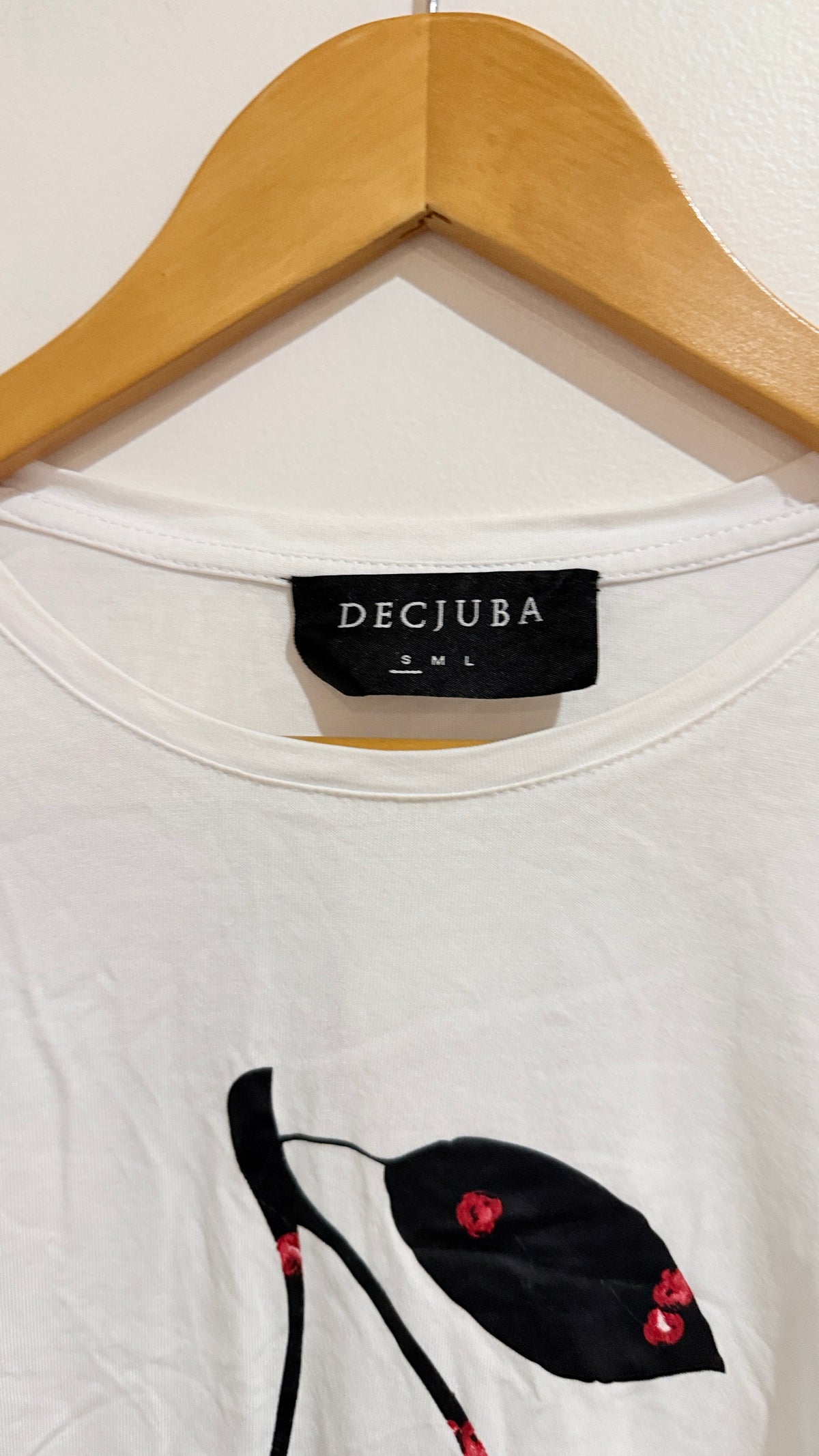 Decjuba White Cherry Print T-Shirt Size S
