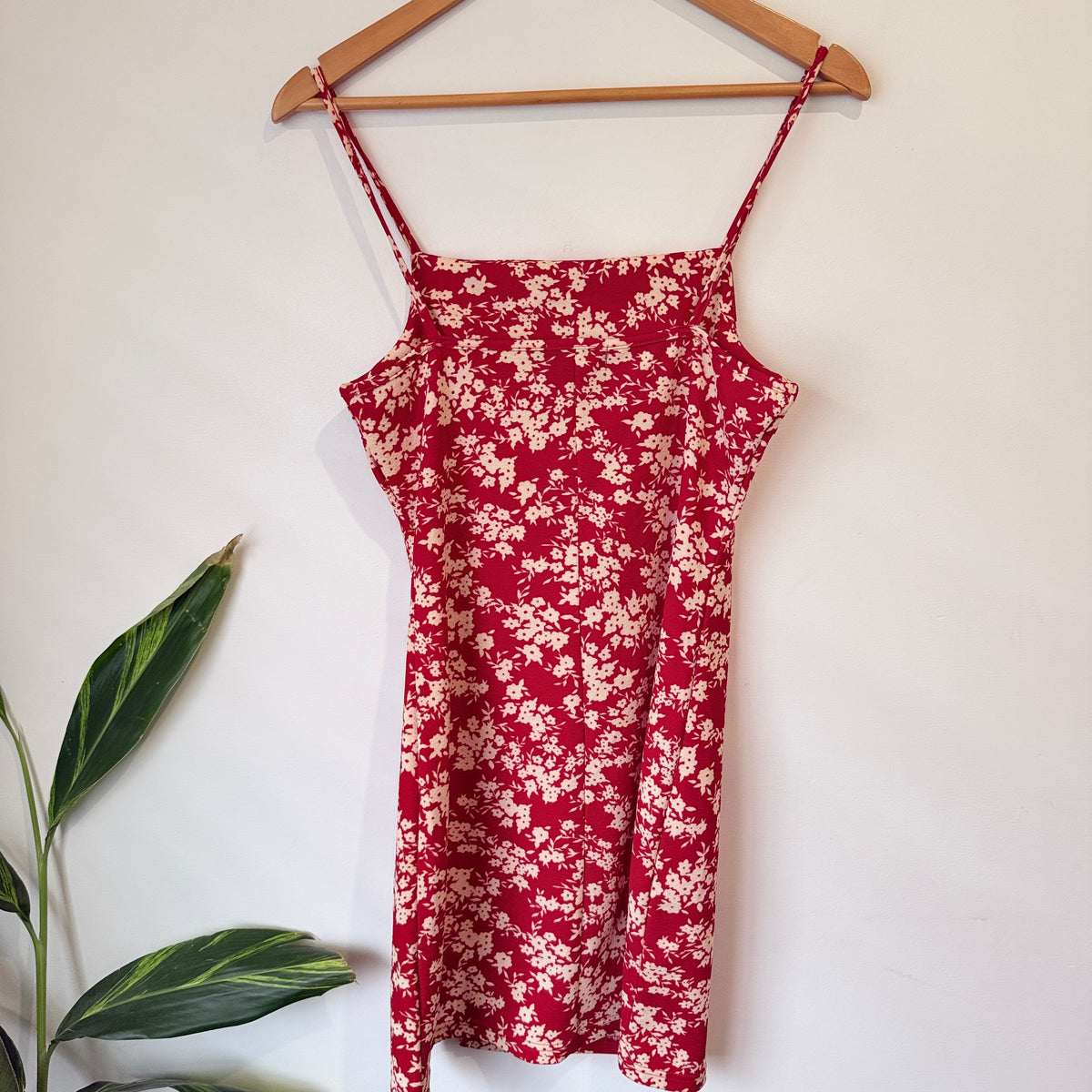 Mirrou Red Ditsy Floral Strappy Mini Dress Size M