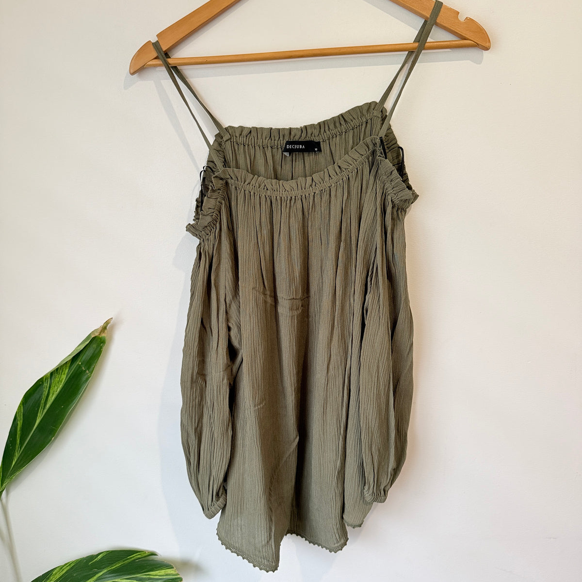 Decjuba Khaki Frill Cld Shoulder Top Size 10
