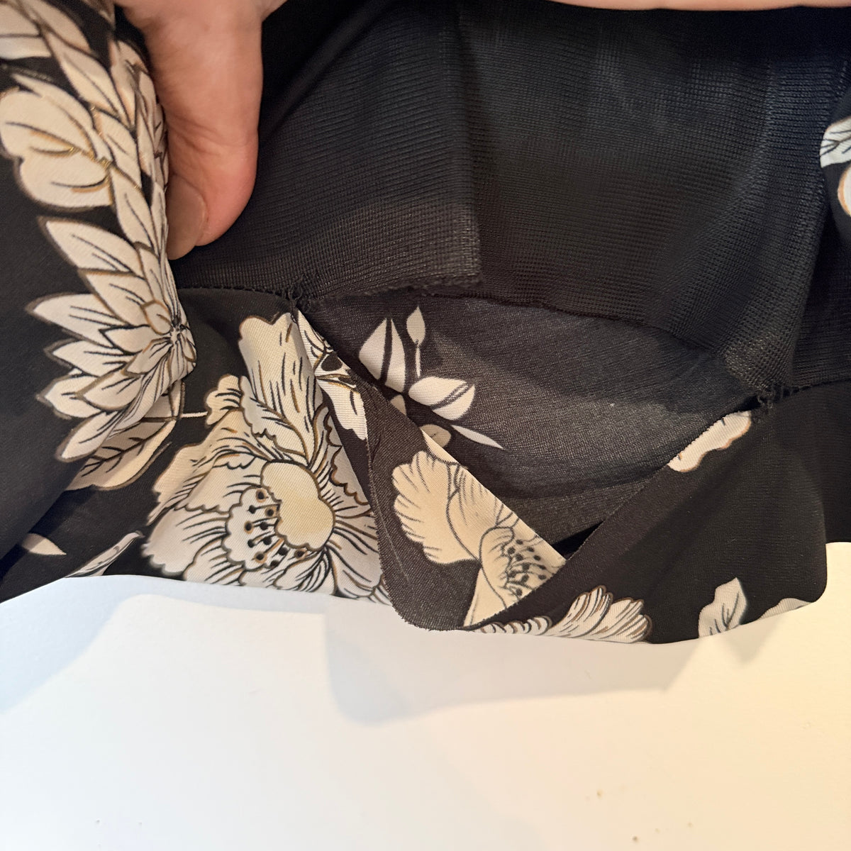 Charlo Black Floral Print Ruched Skirt Size 8