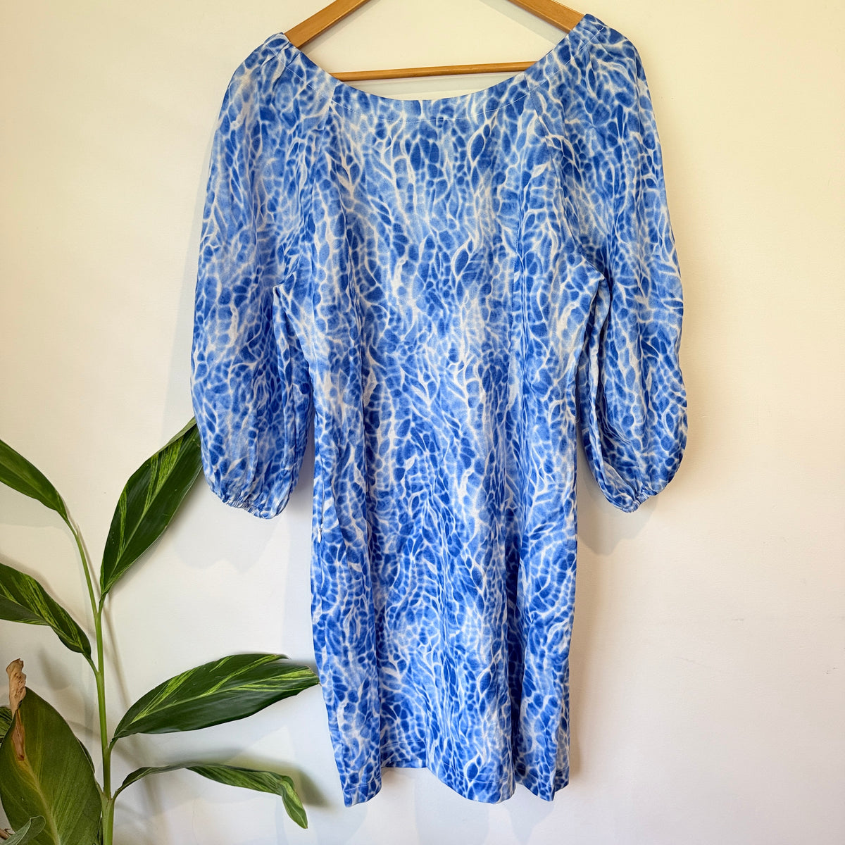 Country Road Blue and White Print Shift Dress Size 12
