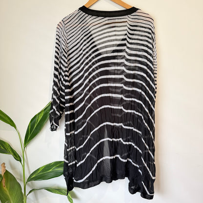 K+K Black and White Stripe Sheer Top Size 24
