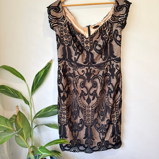 City Chic Black Lace Overlay Cap Sleeve Dress Size S (16)