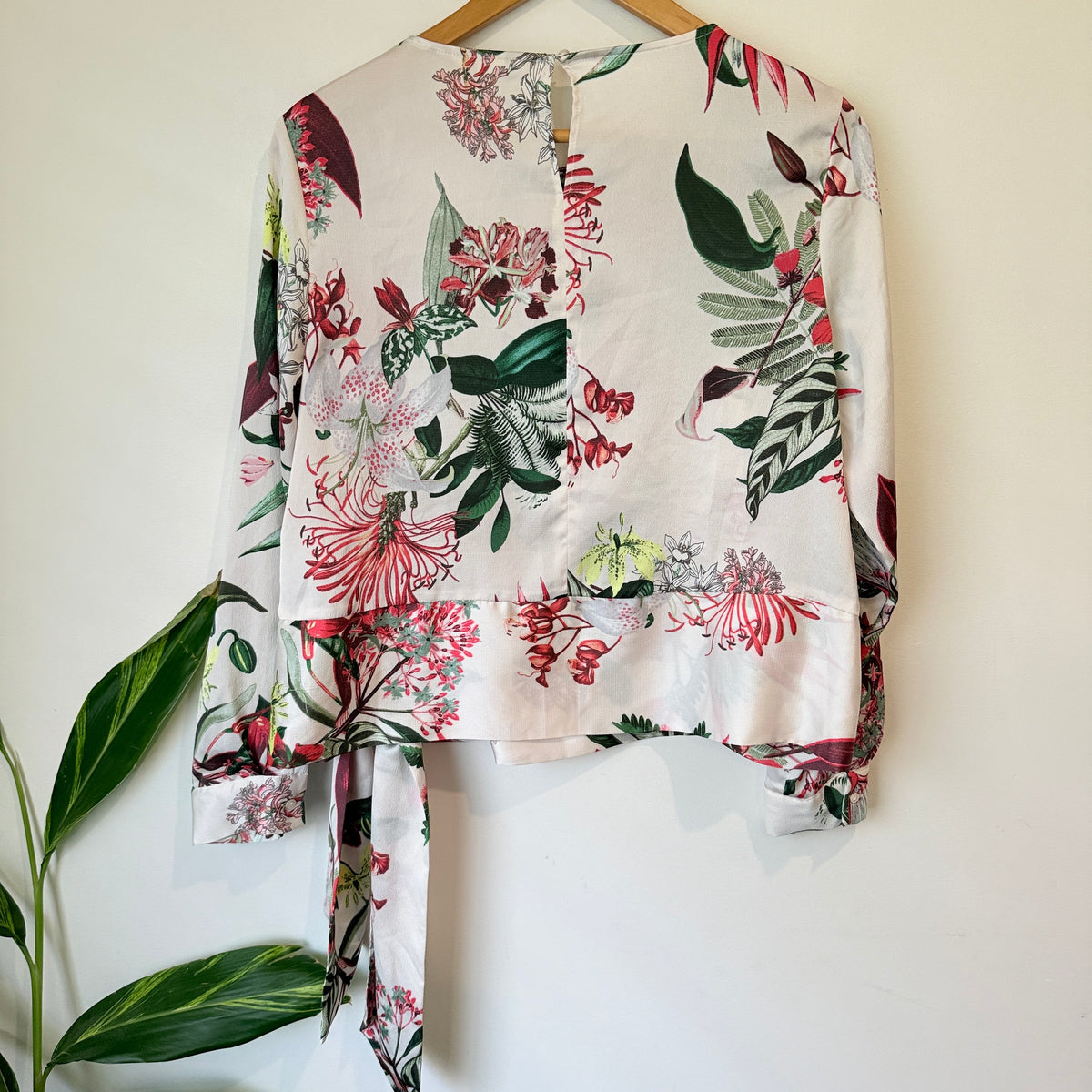 H&M Tropical Floral Print Wrap Top Size 8