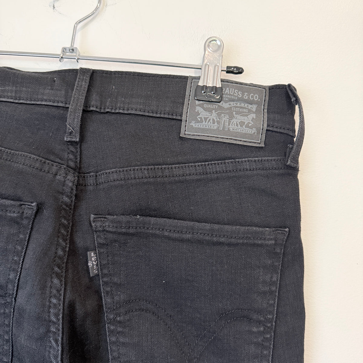 Levi's Mile High Super Skinny Black Distressed Jeans Size 28