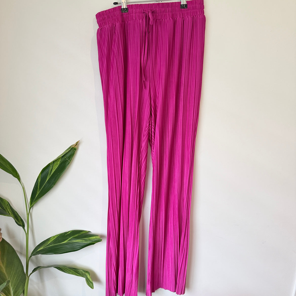 Decjuba Size S Plisse Wide Leg Trousers