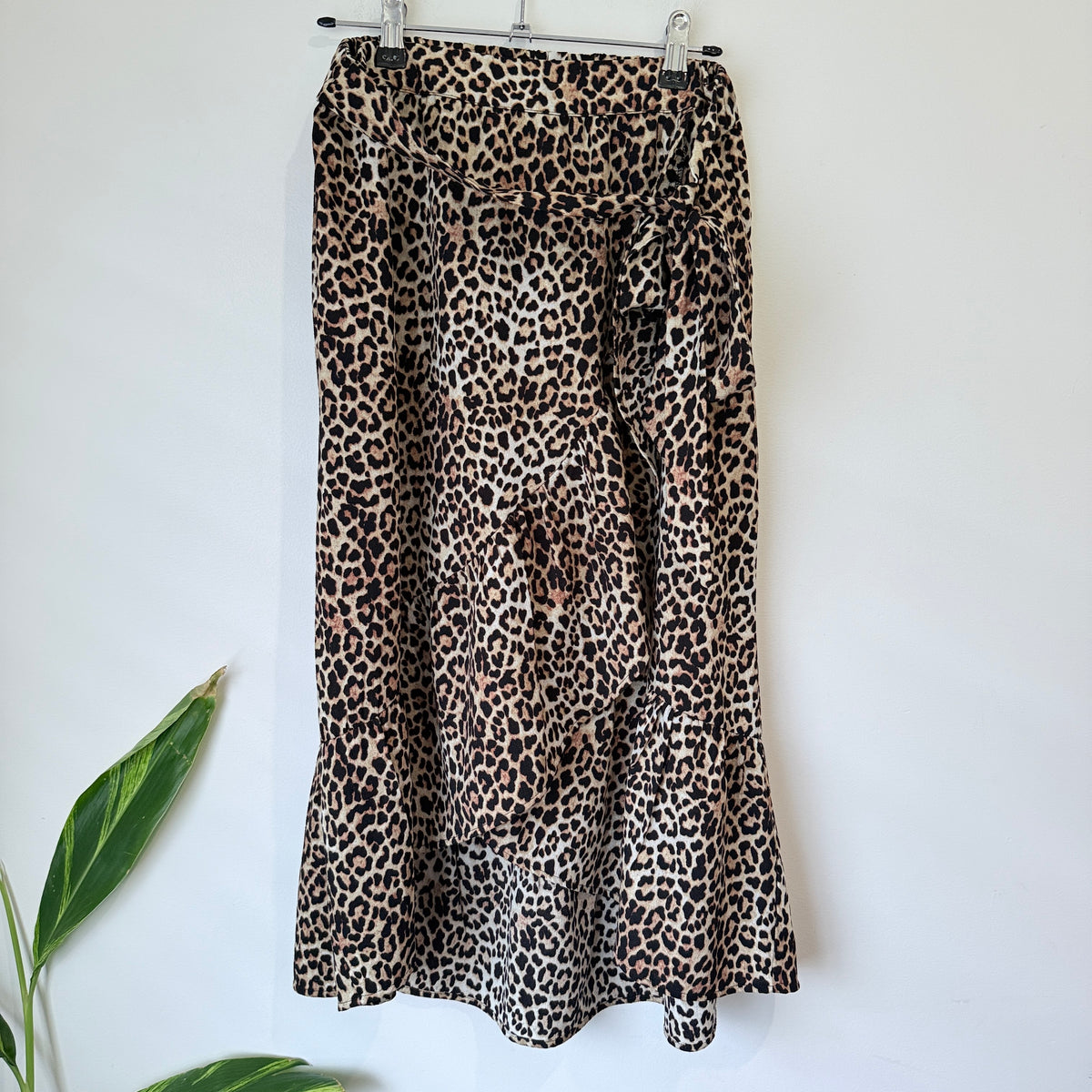 Decjuba Leopard Print Midi Skirt Size S