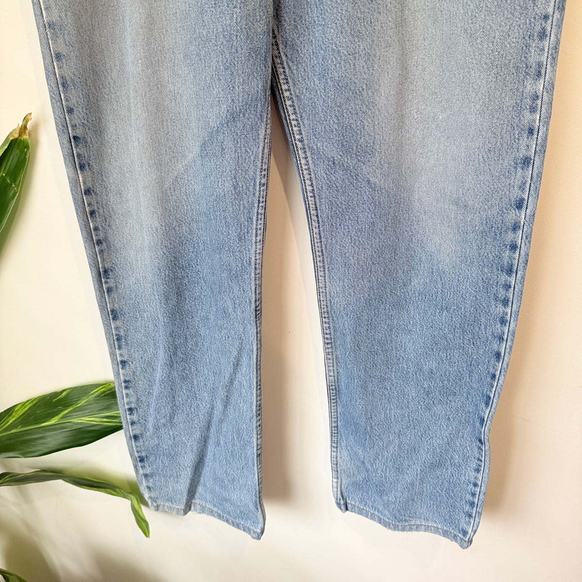 Levi's 607 Light Wash Straight Leg Jeans Size W34 L32
