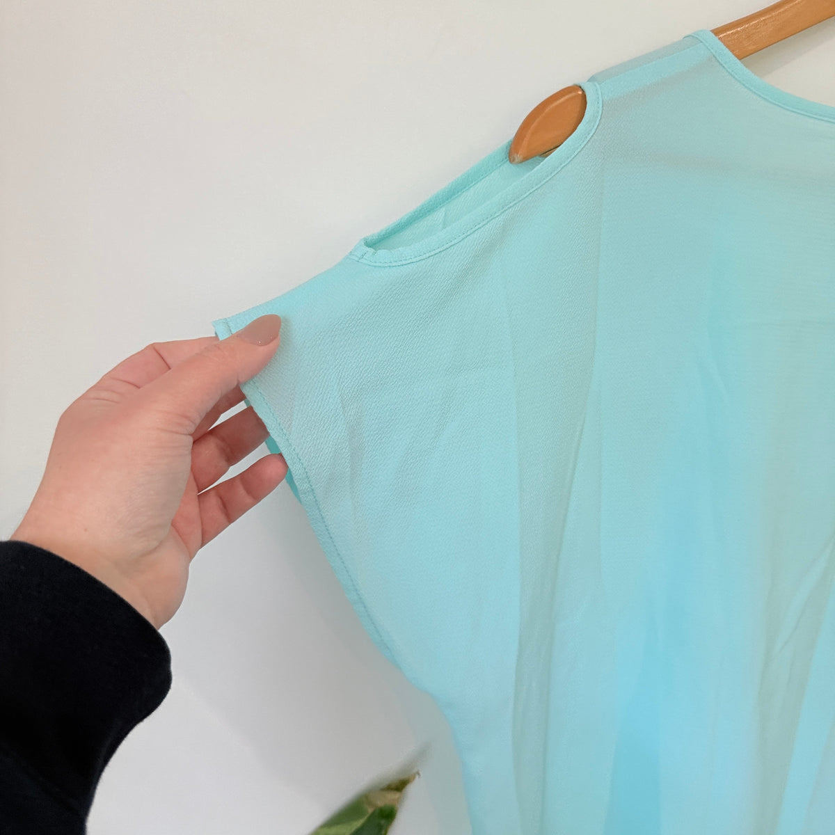 Pretty Basic by Augustine Aqua Cold Shoulder Top Size XS