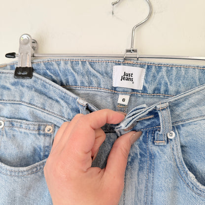 Just Jeans Light Wash High Rise Barrel Leg Jeans Size 6