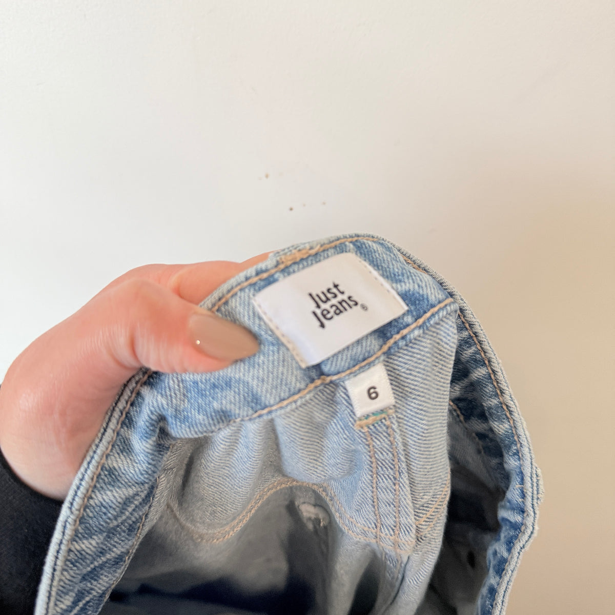 Just Jeans Light Wash High Rise Barrel Leg Jeans Size 6