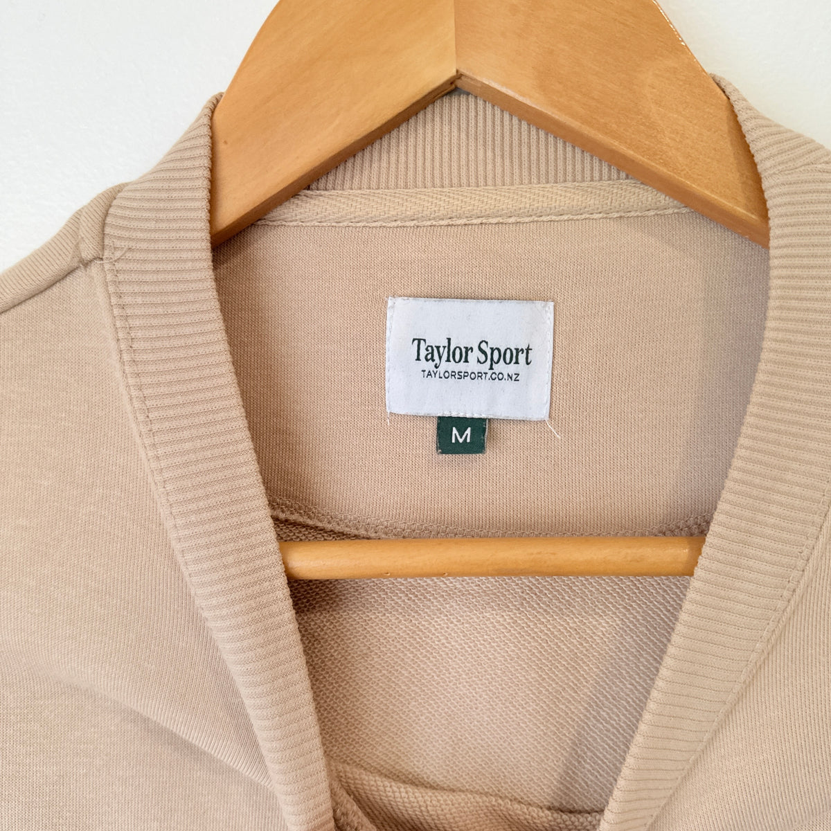 Taylor Sport Beige Cropped Sweatshirt Size M