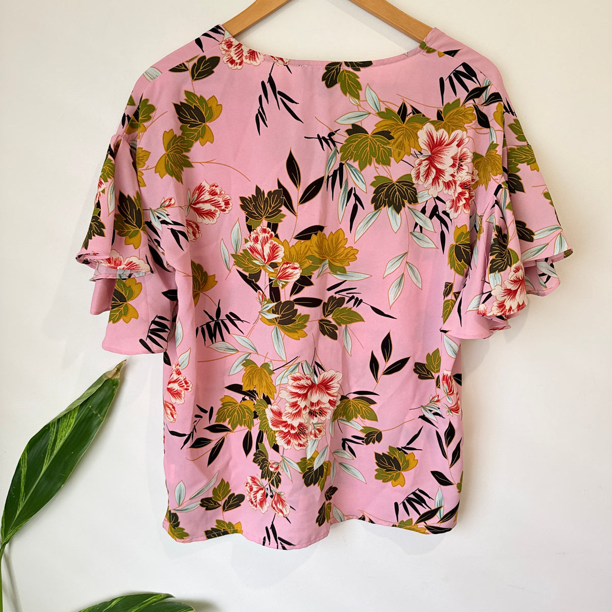 Augustine Pink Floral Print Flutter Sleeve Top Size S