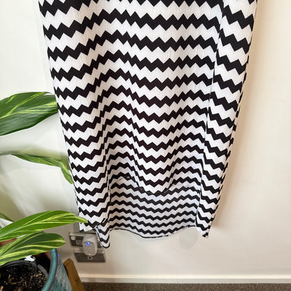 Charlo Black and White Chevron Print Dress Size 8