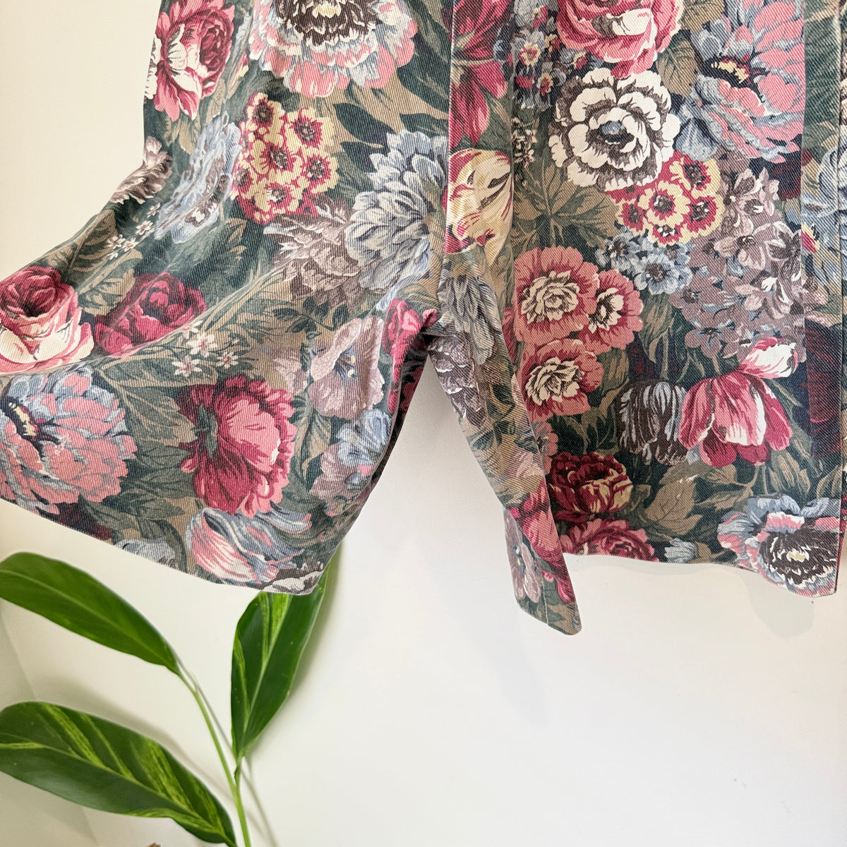 Bentley Arbuckle Floral Tapestry Print Shorts
