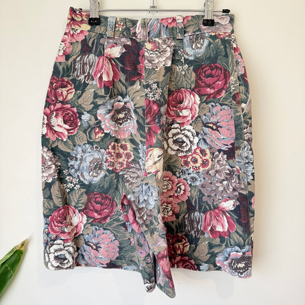 Bentley Arbuckle Floral Tapestry Print Shorts