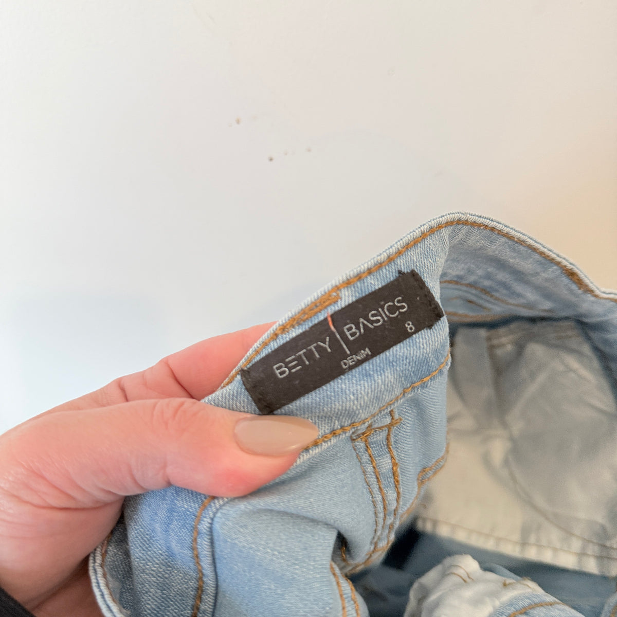 Betty Basics Light Wash Distressed Jeans Size 8