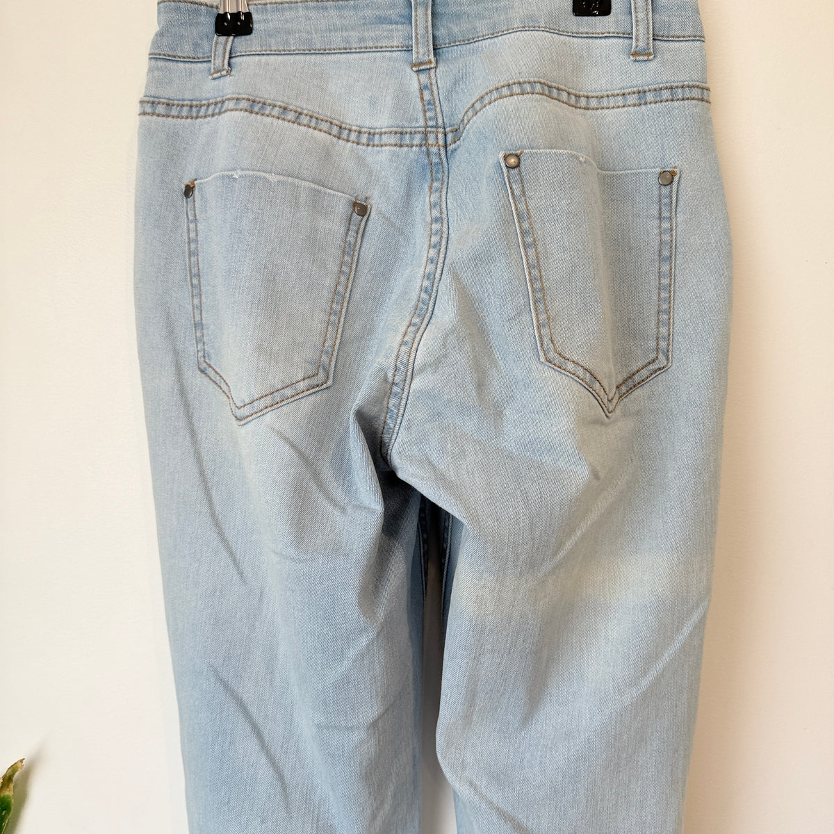 Betty Basics Light Wash Distressed Jeans Size 8