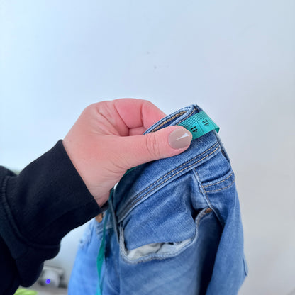 Guess Light Wash Power Stretch Skinny Jeans Size 30