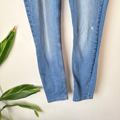 Guess Light Wash Power Stretch Skinny Jeans Size 30