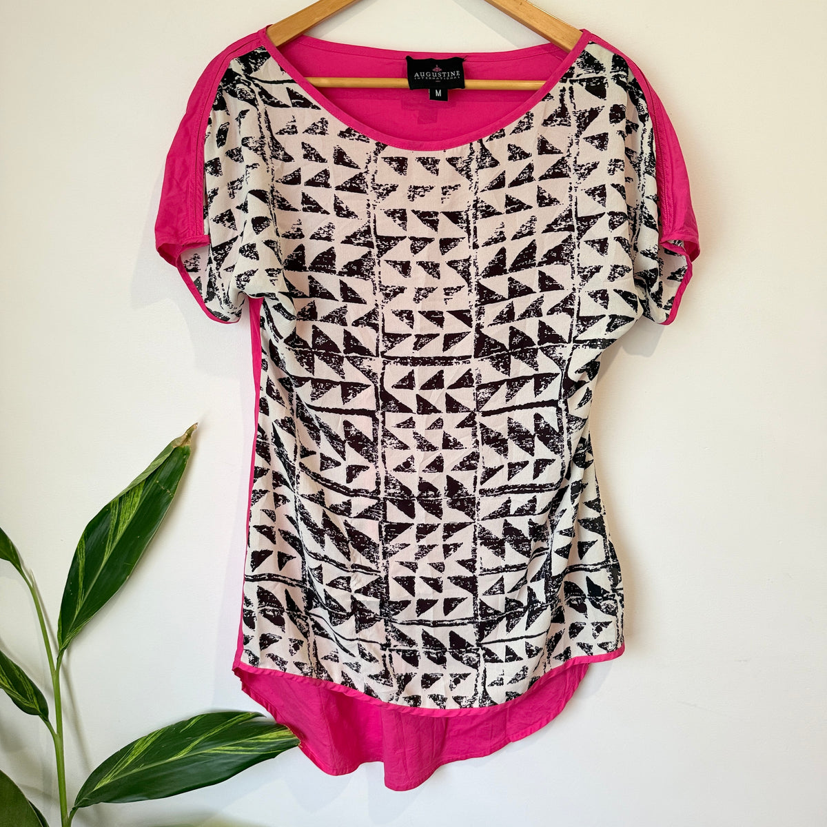 Augustine Pink and Black Geometric Print Top Size M