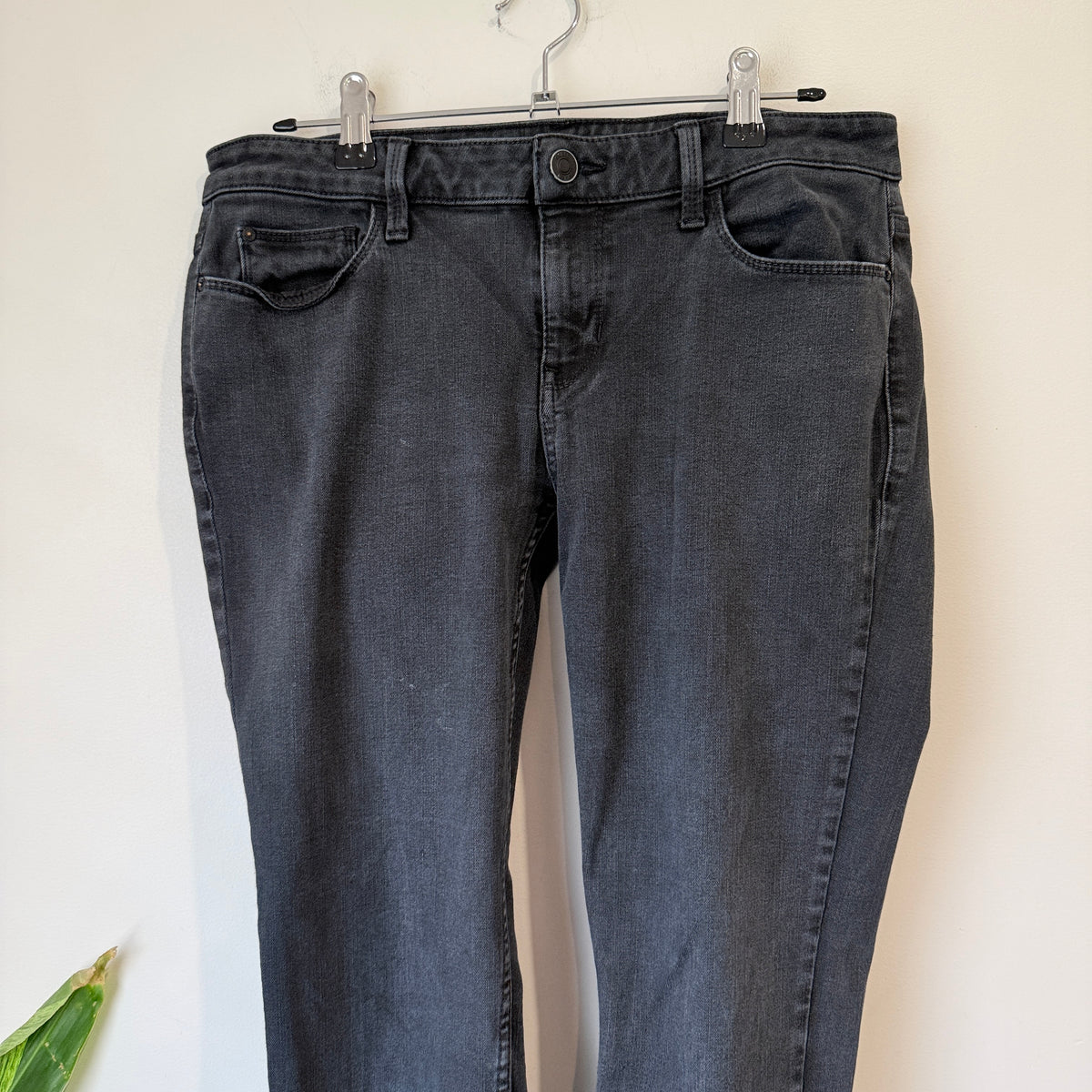 Guess Faded Black Power Skinny Jeans Size 30