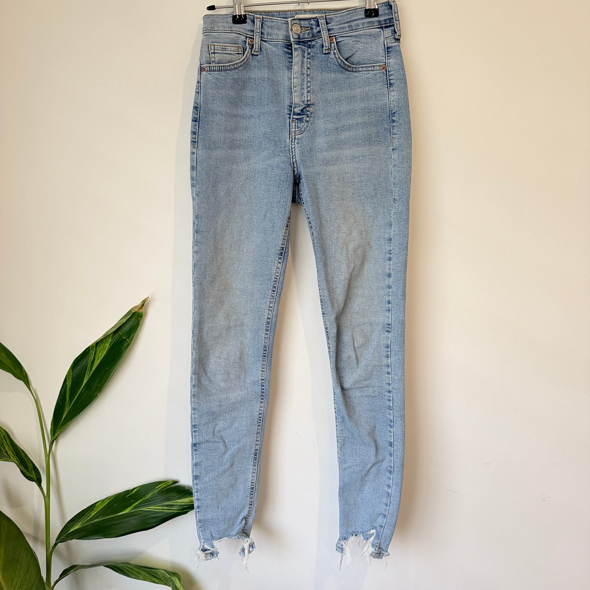 Topshop Light Wash Raw Hem Jeans Size W26 L32