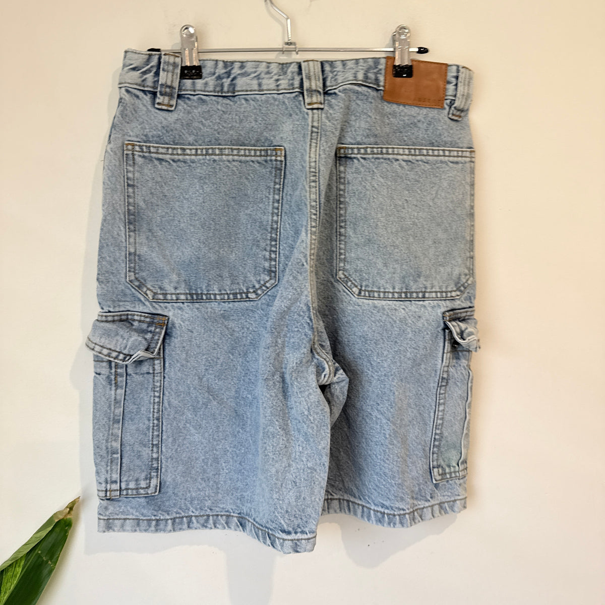 Absent Light Wash Baggy Denim Cargo Shorts Size 30