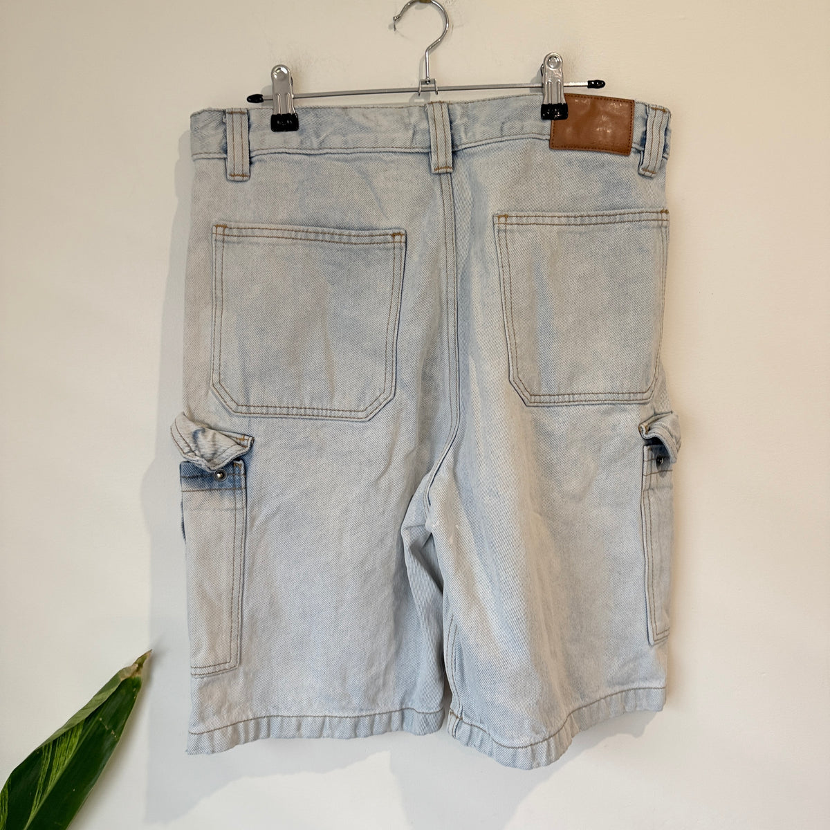 Absent Bleached Wash Baggy Denim Cargo Shorts Size 30