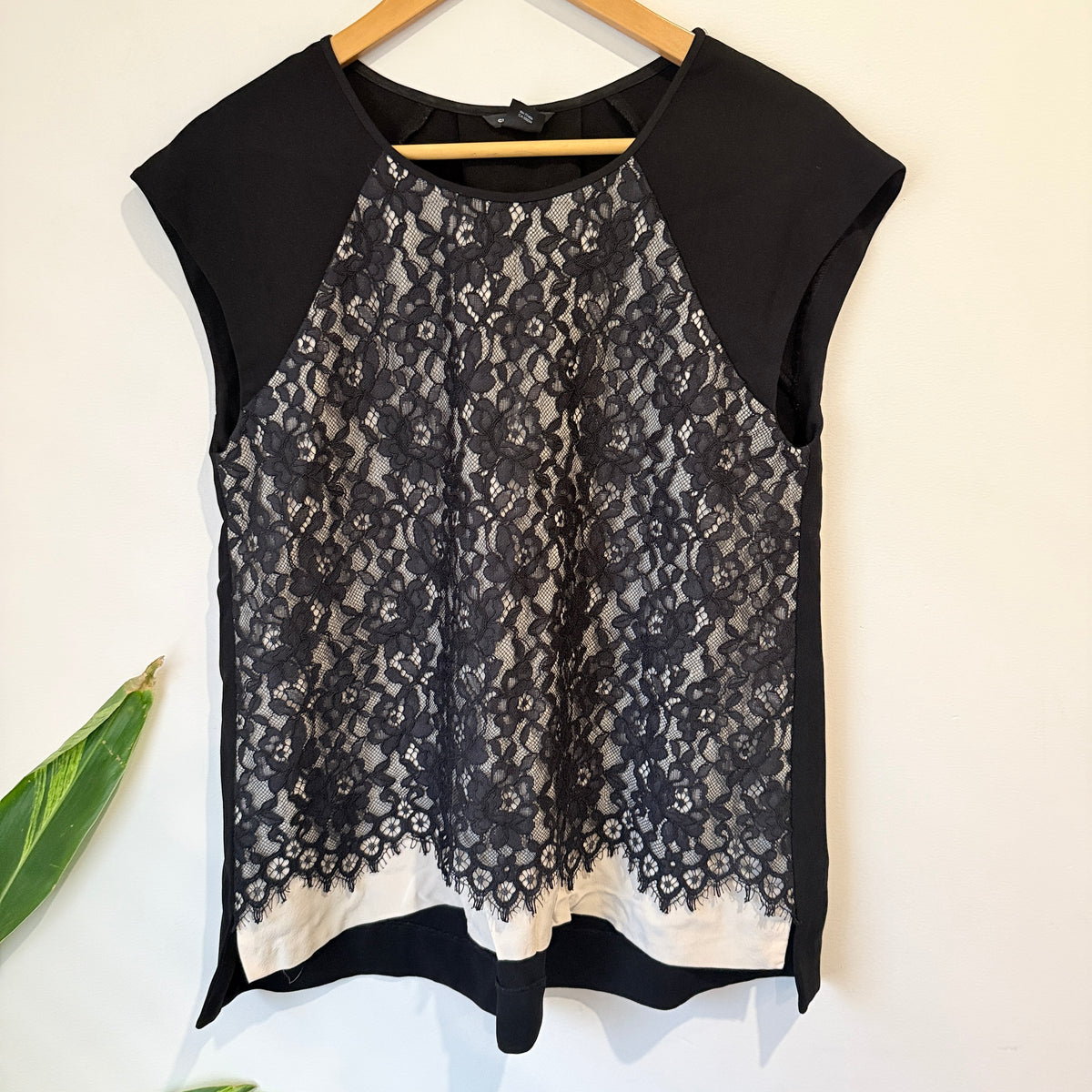 Club Monaco Black Lace Cap Sleeve Top Size S