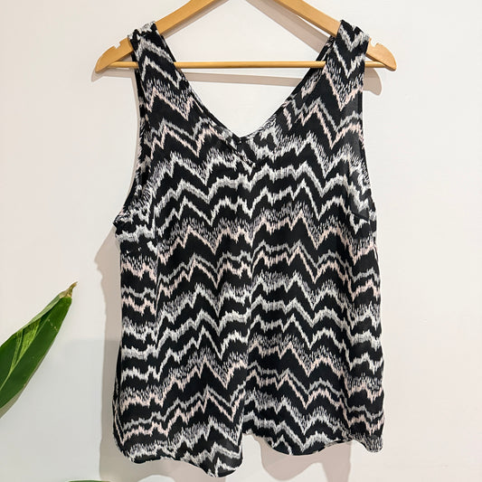 Black and White Chevron Print Sleeveless Top