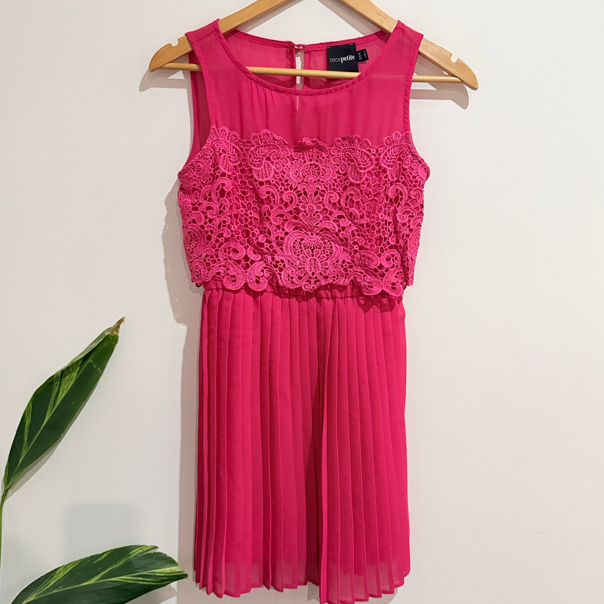 ASOS Petite Hot Pink Crochet Bodice Pleated Dress Size 8