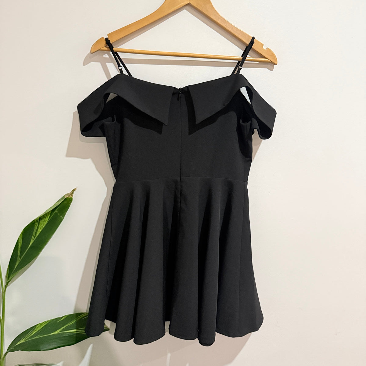 Sevi Black Off Shoulder Fit and Flare Dress Size M