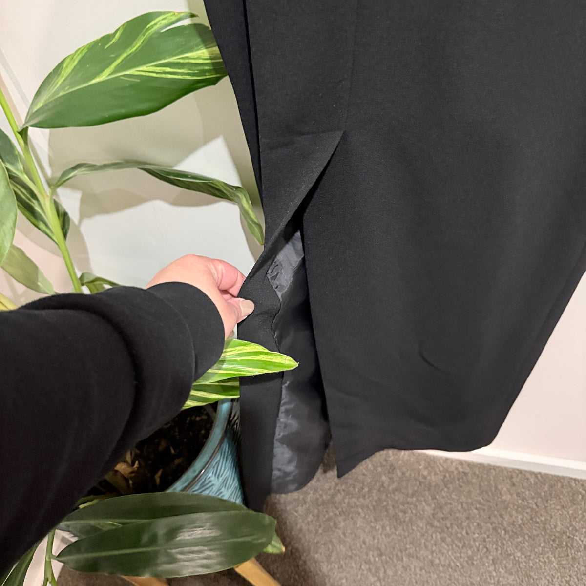 Cue Black Velvet Waist Sleeveless Midi Dress Size 10