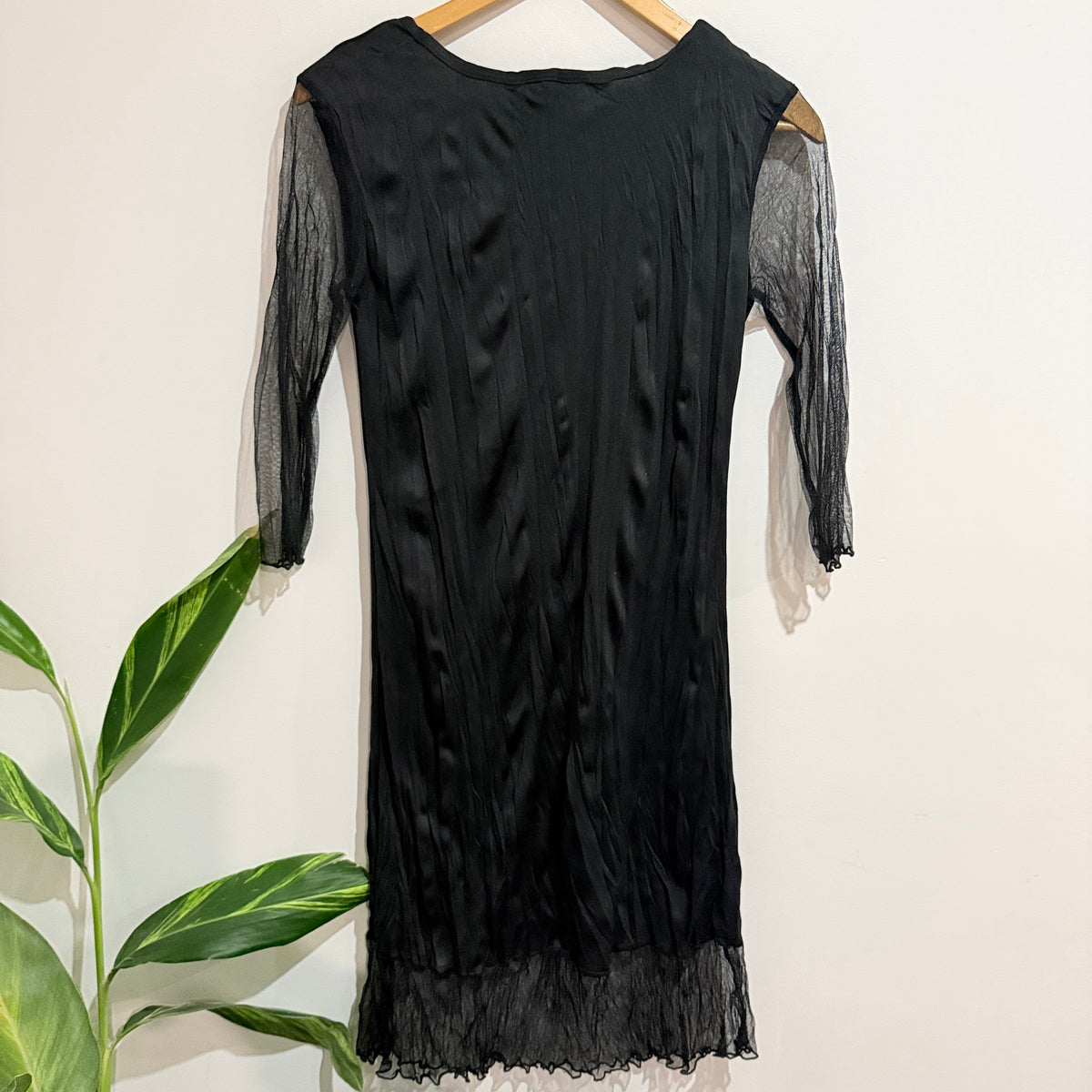 Jean Jones Black Mesh Sleeve Crinkle Dress Size S